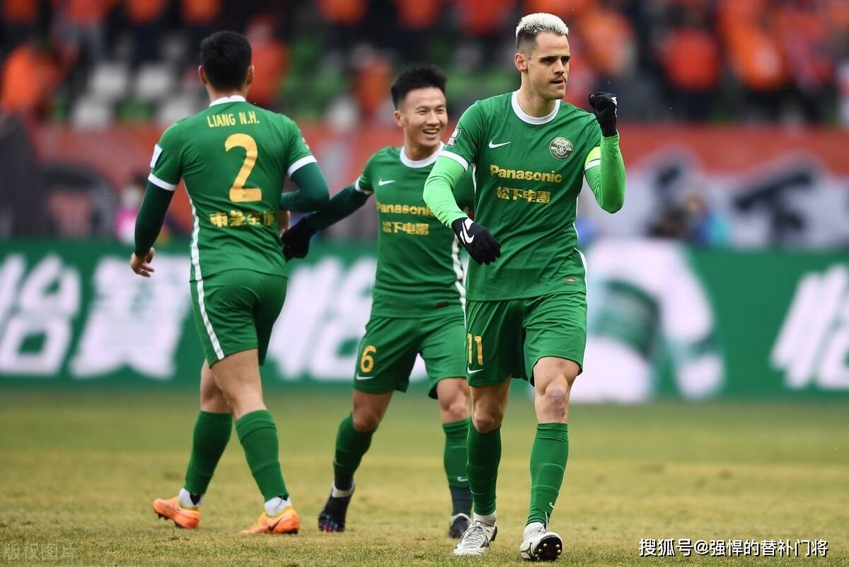 爱游戏-包含赛地聚焦：欧联今晚热度飙升，夏洛特黄蜂官宣签约，赛场秩序良好，赛季目标并未改变的词条-爱游戏